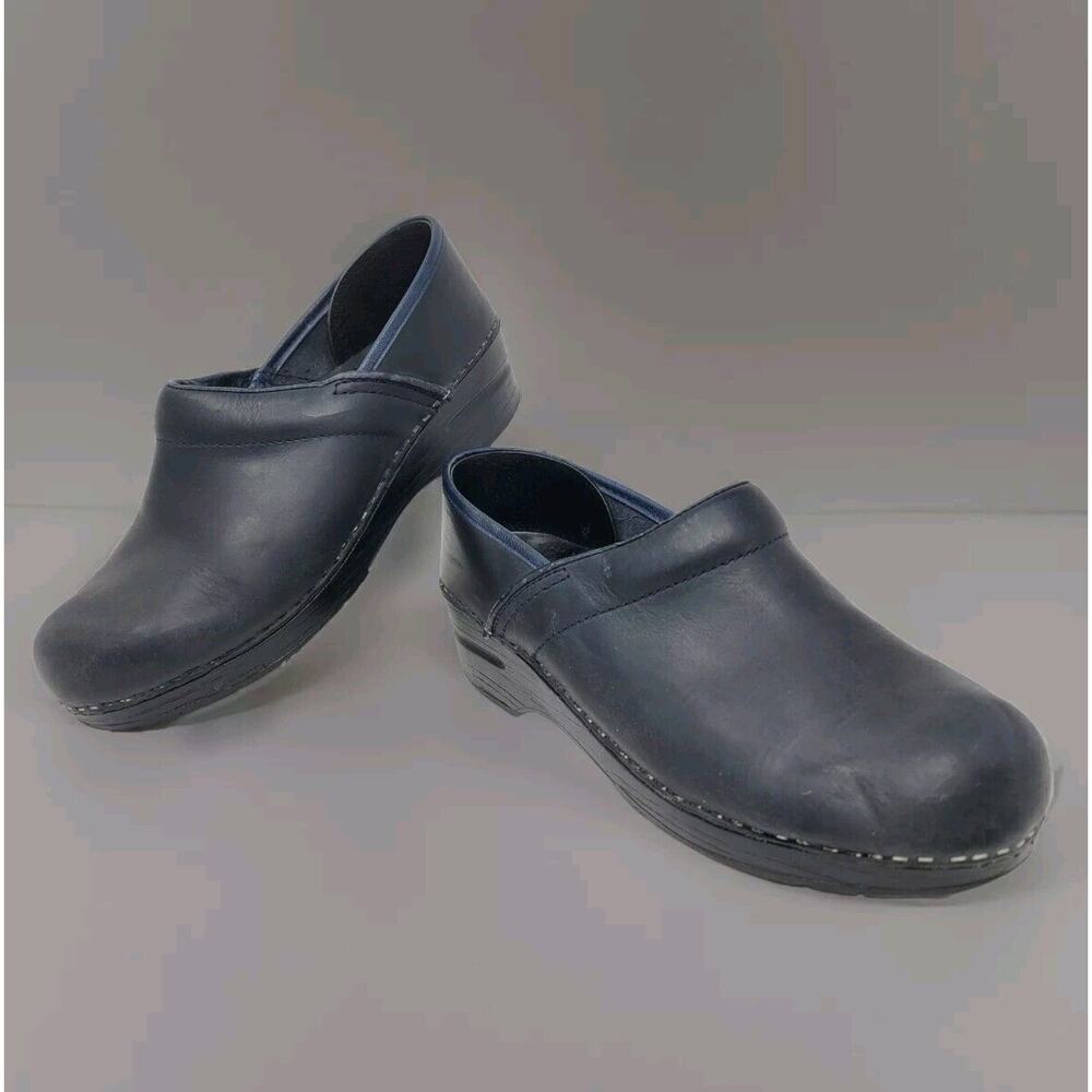 Dansko Women's 38 EU/US 7.5 Nubuck Leather Slip On Work Shoes Clogs